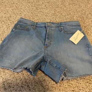 Ladies Universal Thread size 12/31R cut off Jean shorts
